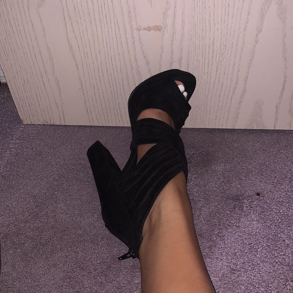 Black platform open toe heels - Picture 5 of 5